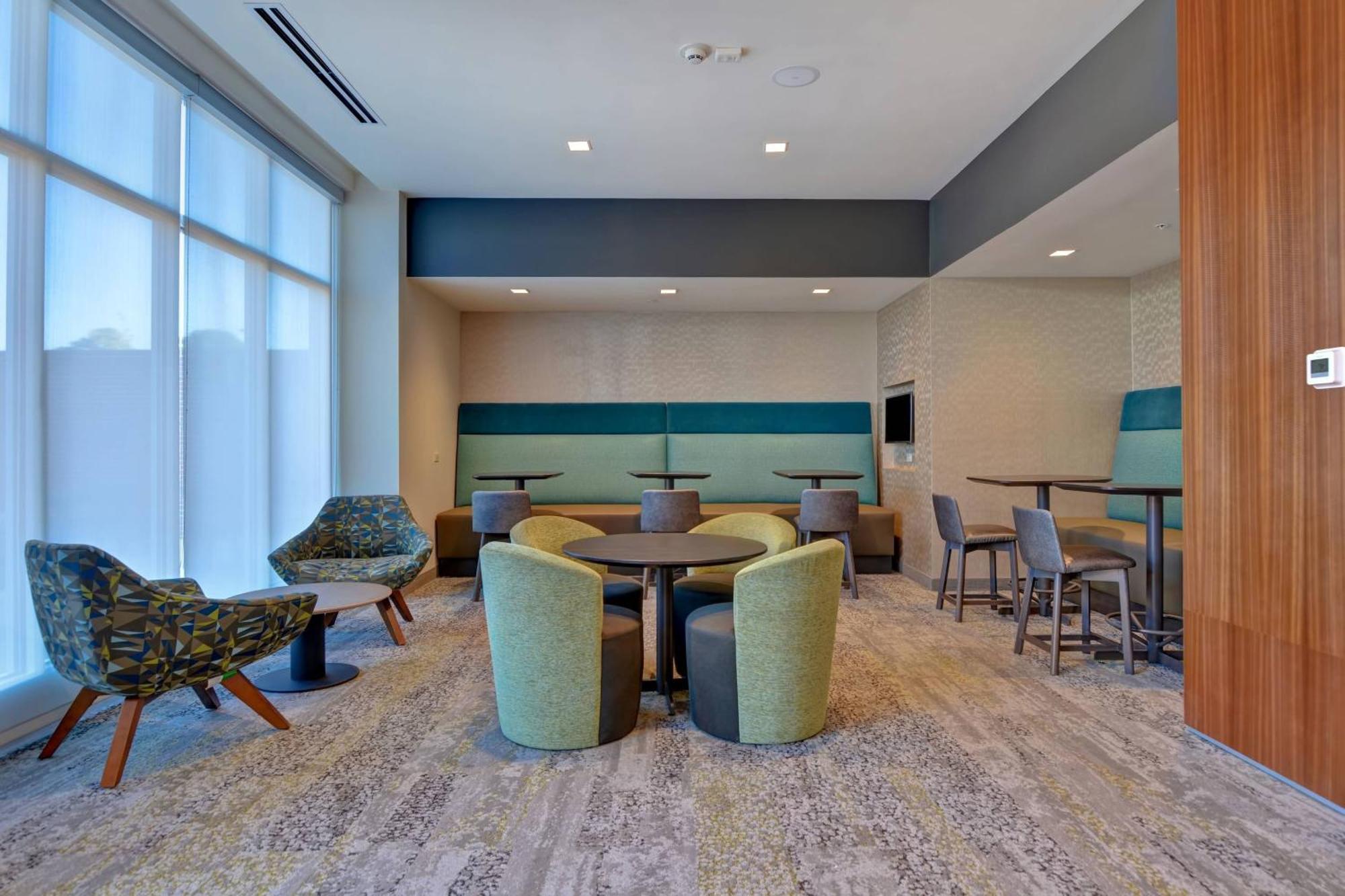 Courtyard By Marriott Jackson Madison Hotel Exterior photo