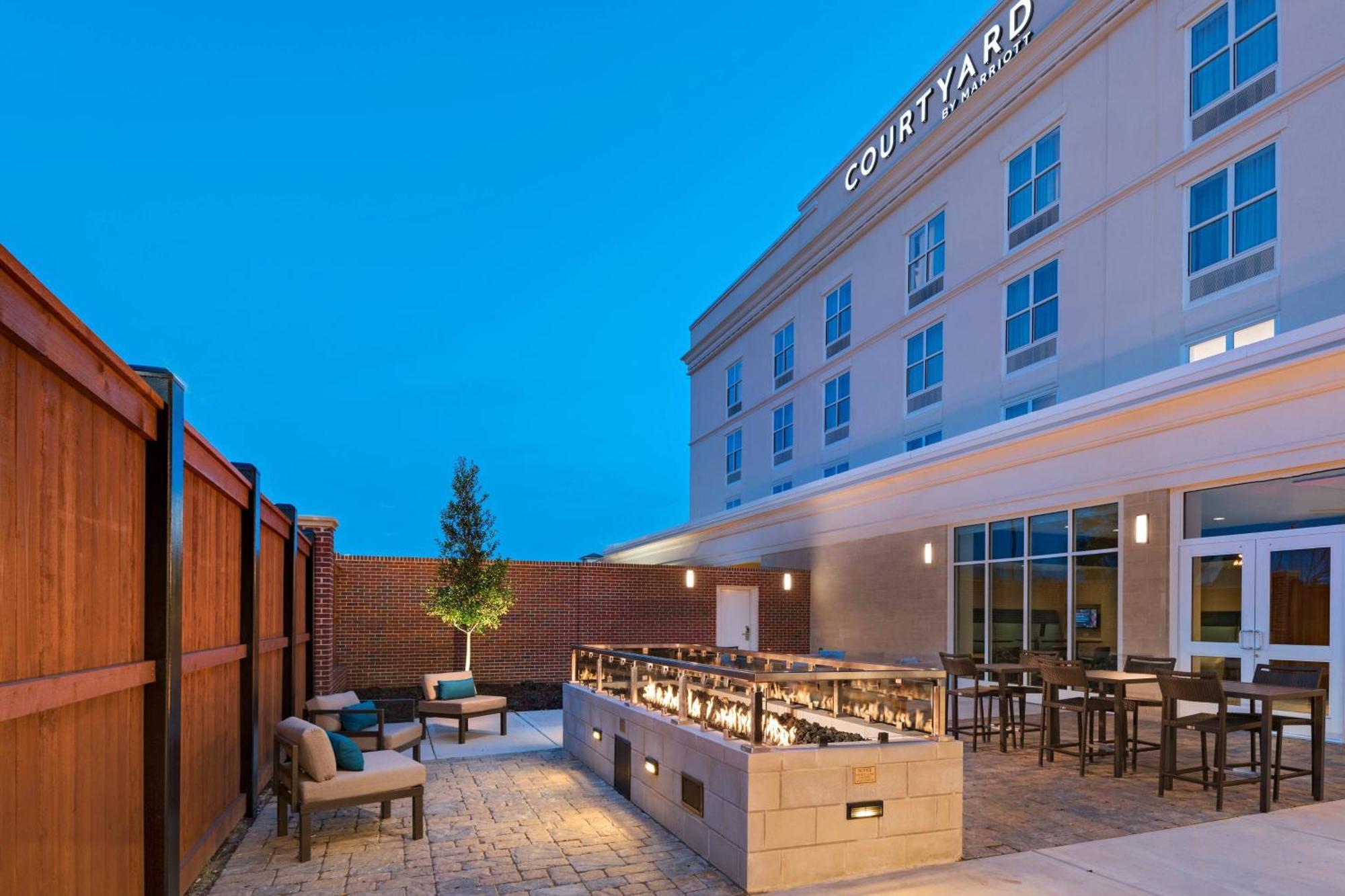 Courtyard By Marriott Jackson Madison Hotel Exterior photo